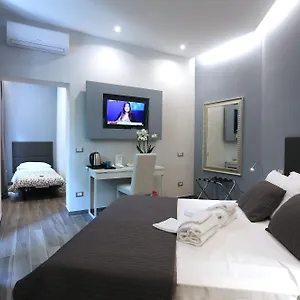 ** Oda ve Kahvaltı 77 İtalya